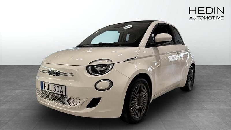 Begagnad Fiat 500e Icon 86 kW (118 HK) 2022 Vit Cab