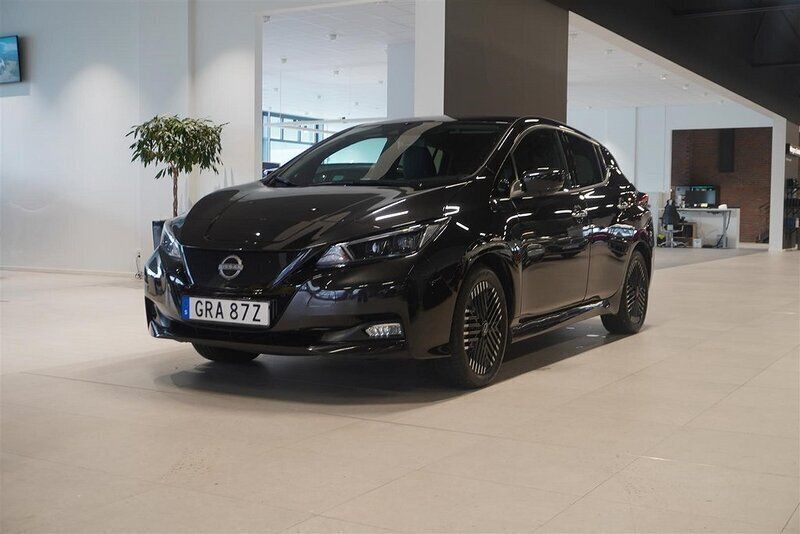 Svart Begagnad 2022 Nissan Leaf Tekna Halvkombi | 184 800 kr (Superpris) - Bild 1/4