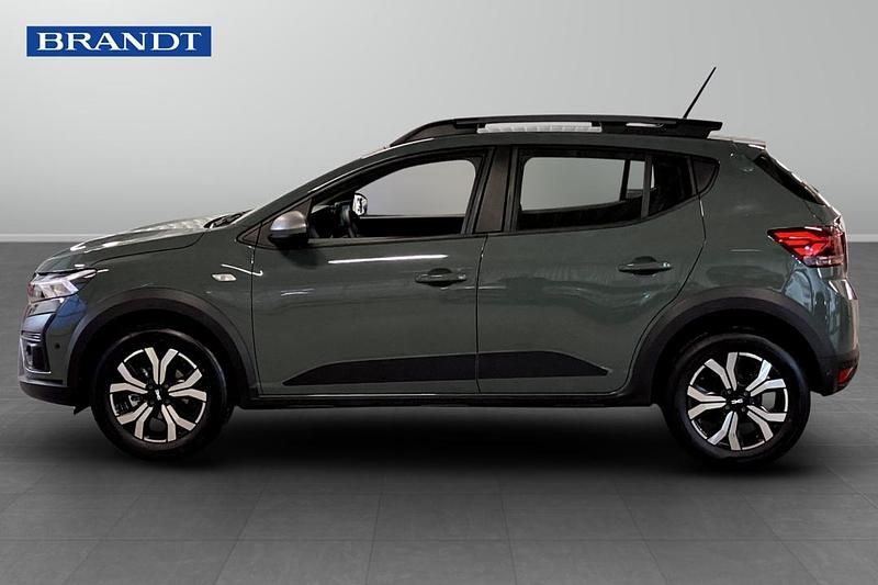 Begagnad Dacia Sandero Expression 91 HK (66 kW) 2023 Grå SUV