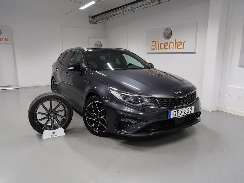 Grå Begagnad 2018 Kia Optima GT-Line Kombi | 184 900 kr (Marknadspris) - Bild 1/3