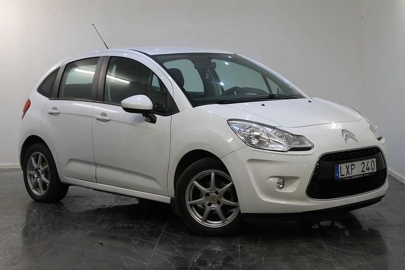 Vit Begagnad 2011 Citroën C3 Halvkombi | 39 900 kr (Marknadspris) - Bild 1/4