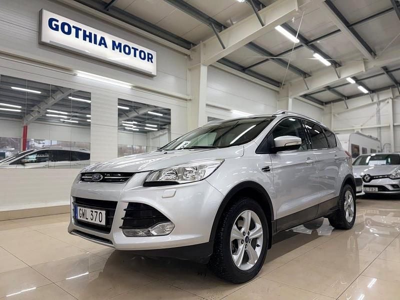 Grå Begagnad 2015 Ford Kuga Titanium SUV | 99 900 kr (Bra pris) - Bild 1/4