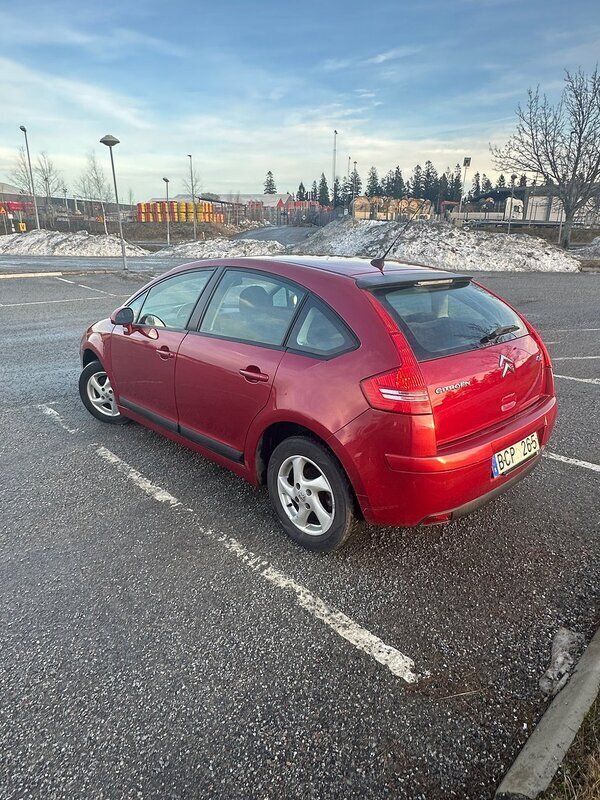 Röd Begagnad 2007 Citroën C4 Halvkombi | 19 000 kr (Marknadspris) - Bild 1/4