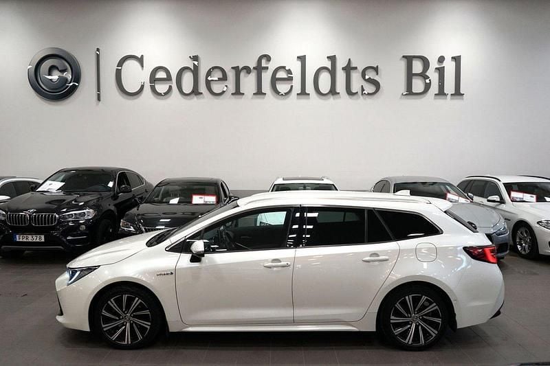 Vit Begagnad 2020 Toyota Corolla Style Kombi | 259 900 kr (Marknadspris) - Bild 1/3