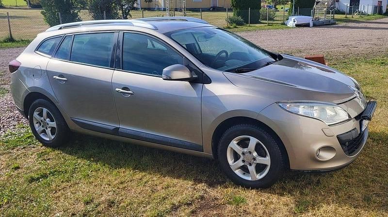 Begagnad 2010 Renault Mégane GrandTour Kombi | 38 000 kr (Lite dyr) - Bild 1/3