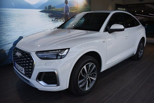 Ibisvit Begagnad 2021 Audi Q5 Sportback S-Line SUV | 569 000 kr (Dyr) - Bild 1/4