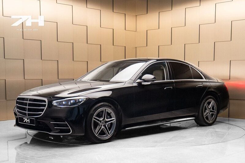 Ljusgrå (obsidian black metallic) Begagnad 2022 Mercedes S580 AMG Sedan | 1 095 000 kr - Bild 1/4
