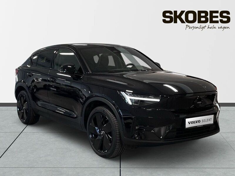 Svart Begagnad 2025 Volvo EC40 Ultra SUV | 549 100 kr (Dyr) - Bild 1/3