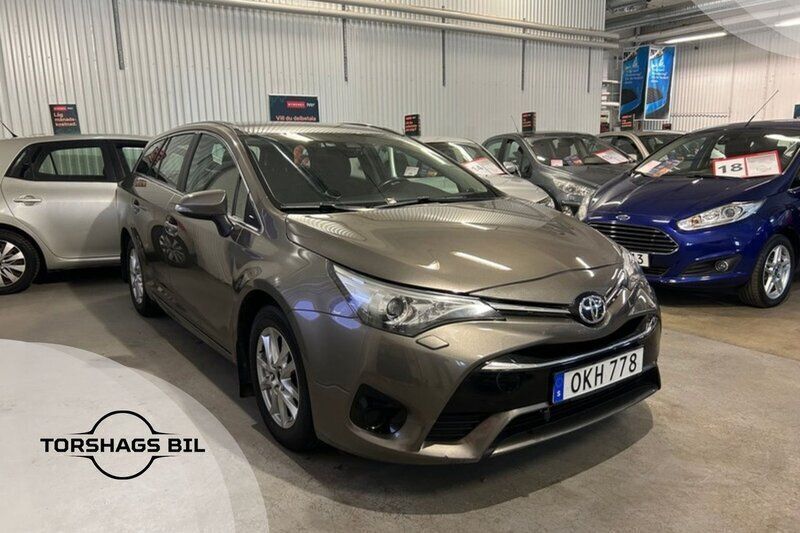 Mörkgrå Begagnad 2016 Toyota Avensis Life Kombi | 109 900 kr (Marknadspris) - Bild 1/4