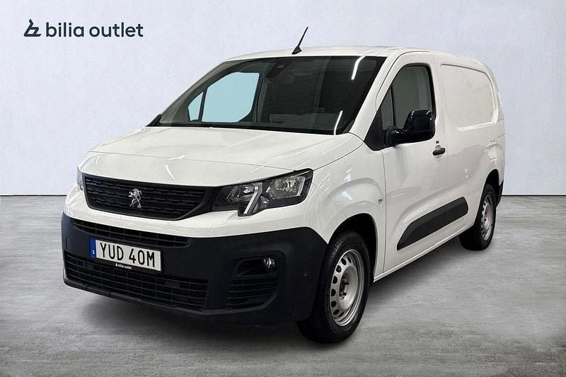Vit Begagnad 2021 Peugeot Partner Minibuss | 159 000 kr (Marknadspris) - Bild 1/4