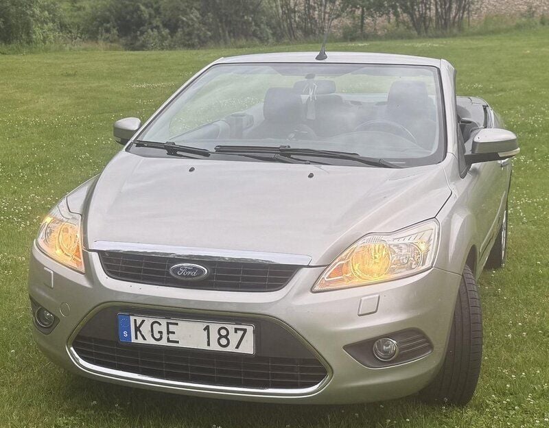 Grå Begagnad 2010 Ford Focus Cabriolet Trend Cab | 55 000 kr - Bild 1/4