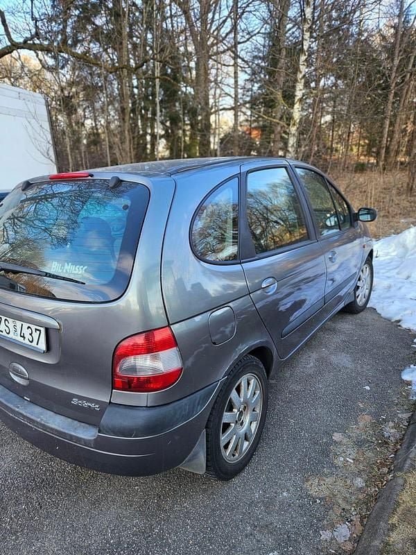 Begagnad 2003 Renault Scénic II Minibuss | 18 900 kr (Marknadspris) - Bild 1/4