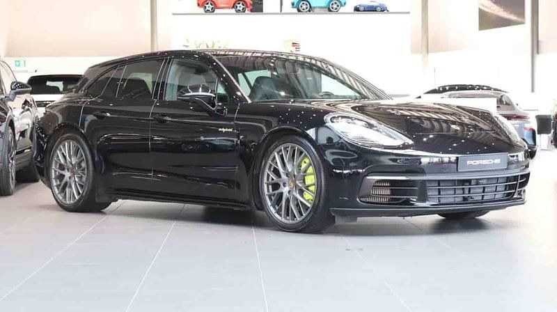 Svart Begagnad 2019 Porsche Panamera 4 Sport Turismo Sedan | 679 000 kr (Superpris) - Bild 1/1