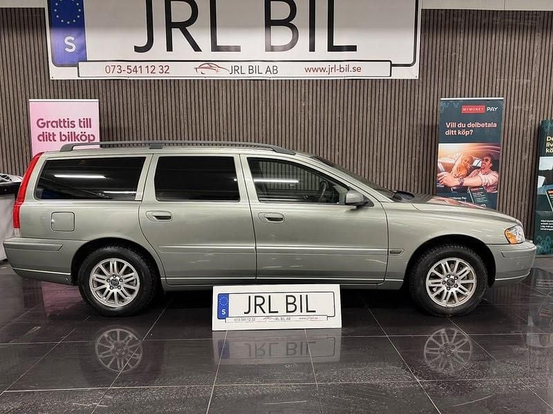 Grön Begagnad 2006 Volvo V70 Momentum Kombi | 26 900 kr (Bra pris) - Bild 1/4