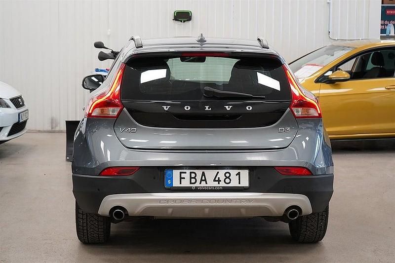 Begagnad Volvo V40 150 HK (110 kW) 2018 Grå Halvkombi