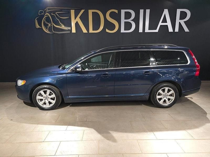Blå Begagnad 2011 Volvo V70 Momentum Kombi | 125 000 kr (Lite dyr) - Bild 1/4
