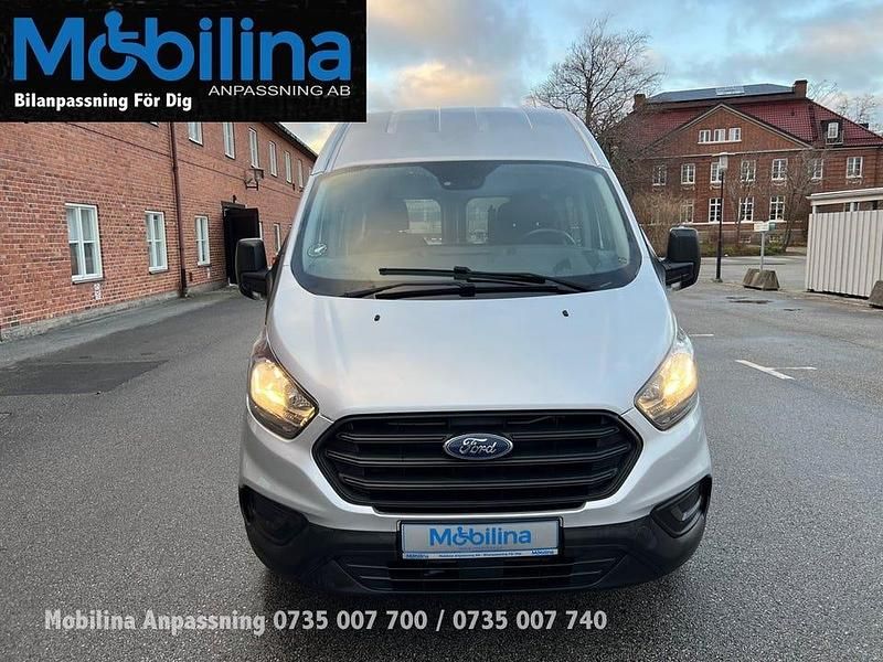 Begagnad Ford Transit Custom 131 HK (96 kW) 2019 Moondust silver Kombi
