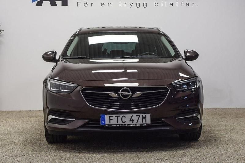 Begagnad Opel Insignia 140 HK (102 kW) 2017 Mörkbrun Kombi