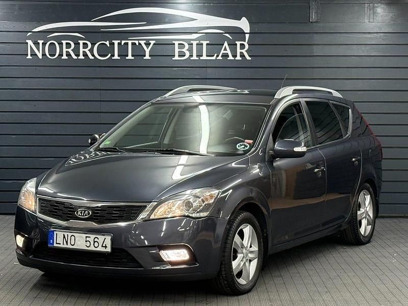 Grå Begagnad 2010 Kia Ceed Sportswagon Kombi | 49 800 kr - Bild 1/4