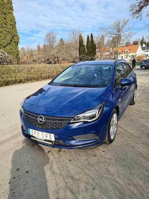 Blå Begagnad 2018 Opel Astra Essentia Kombi | 115 000 kr (Marknadspris) - Bild 1/4