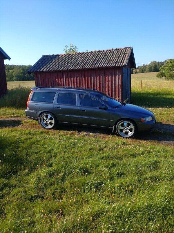 Grå Begagnad 2005 Volvo V70 Business Edition Kombi | 27 000 kr (Dyr) - Bild 1/4