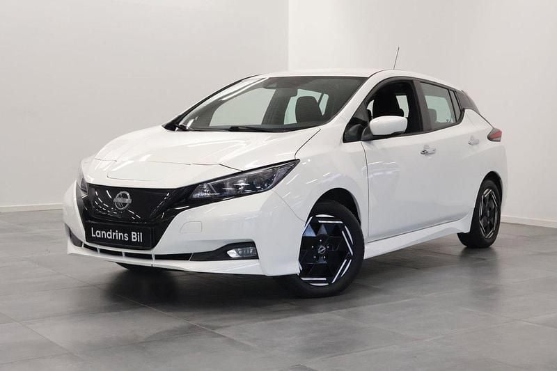 Vit Begagnad 2022 Nissan Leaf Halvkombi | 169 000 kr (Bra pris) - Bild 1/4