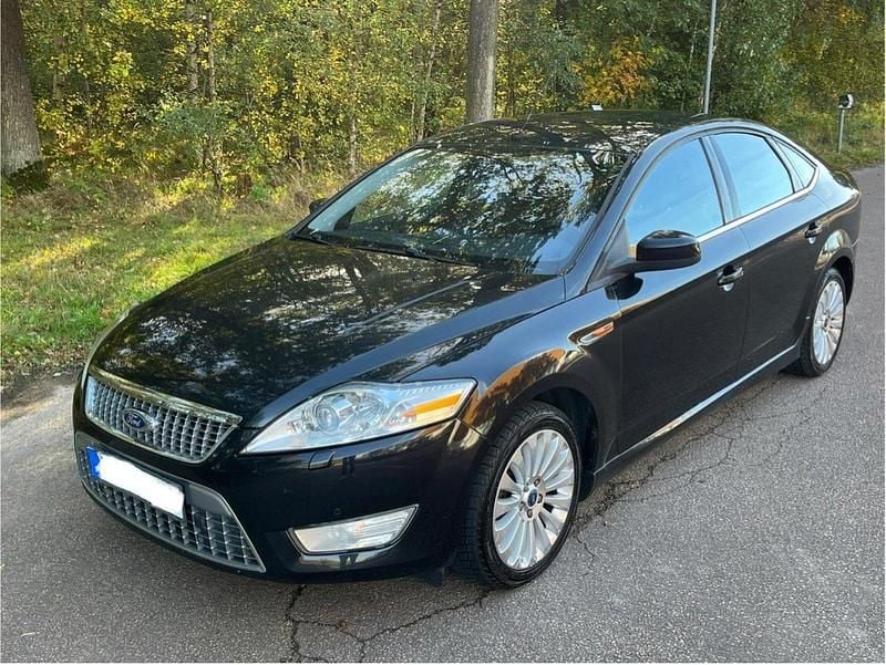 Svart Begagnad 2010 Ford Mondeo Titanium X Halvkombi | 35 000 kr (Marknadspris) - Bild 1/4