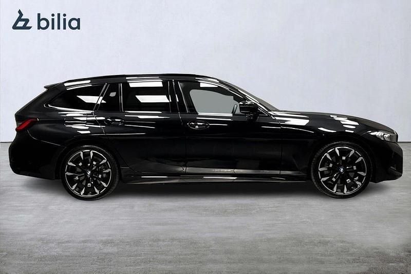 Begagnad BMW 330 M Sport 292 HK (214 kW) 2025 Svart Kombi