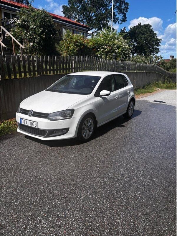 Vit Begagnad 2010 VW Polo GT Halvkombi | 55 000 kr (Superpris) - Bild 1/4