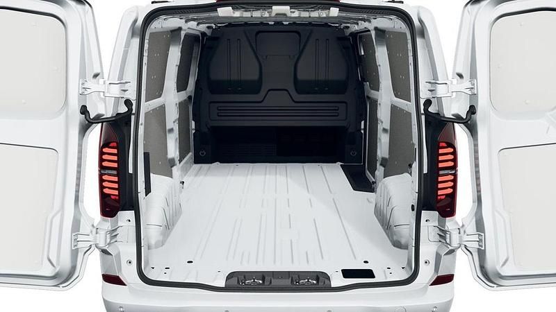 Begagnad VW Transporter 150 HK (110 kW) 2025 Clear white Van