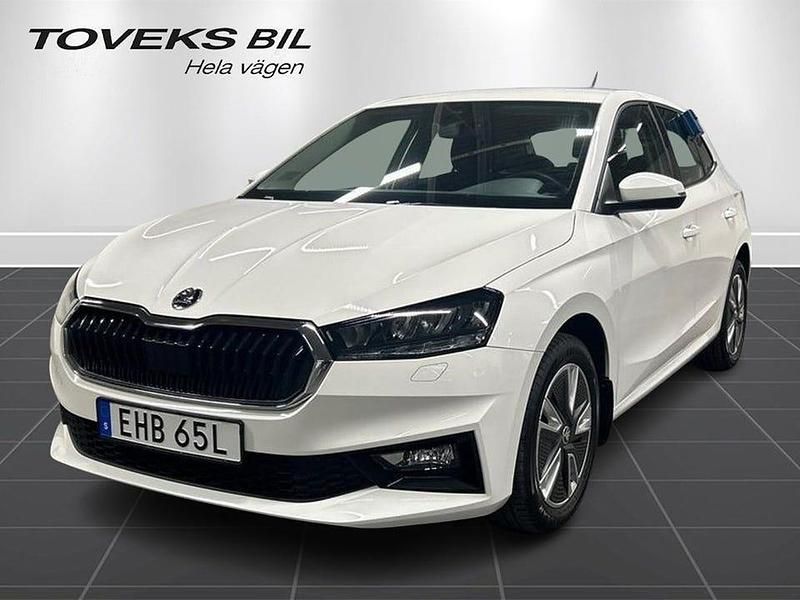 Vit Begagnad 2022 Skoda Fabia Style Halvkombi | 189 900 kr (Marknadspris) - Bild 1/4