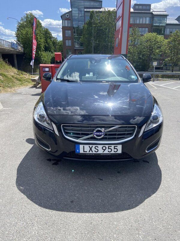 Svart Begagnad 2012 Volvo V60 Kombi | 88 999 kr (Bra pris) - Bild 1/4
