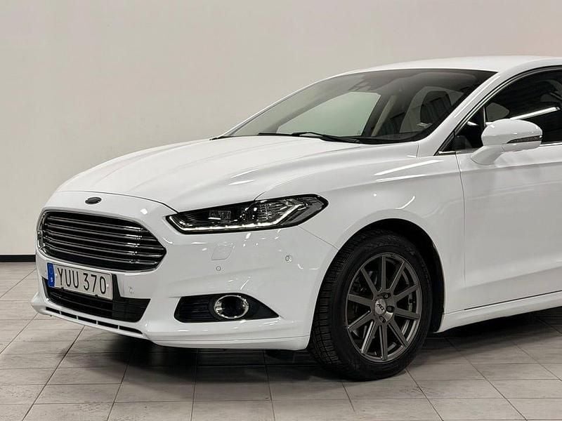Begagnad Ford Mondeo 180 HK (132 kW) 2017 Vit Halvkombi