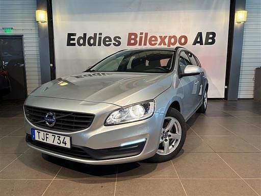 Silver Begagnad 2016 Volvo V60 Kombi | 149 900 kr (Marknadspris) - Bild 1/4