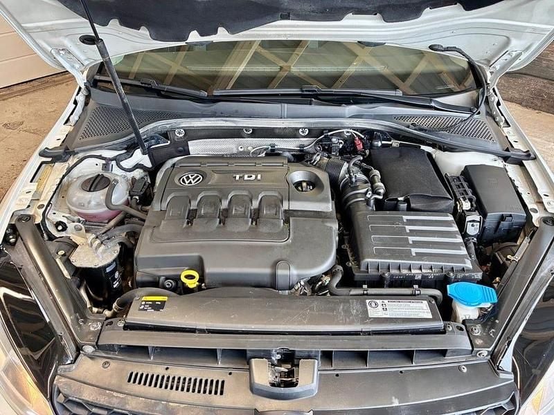 Begagnad VW Golf Alltrack 184 HK (135 kW) 2015 Vit Kombi