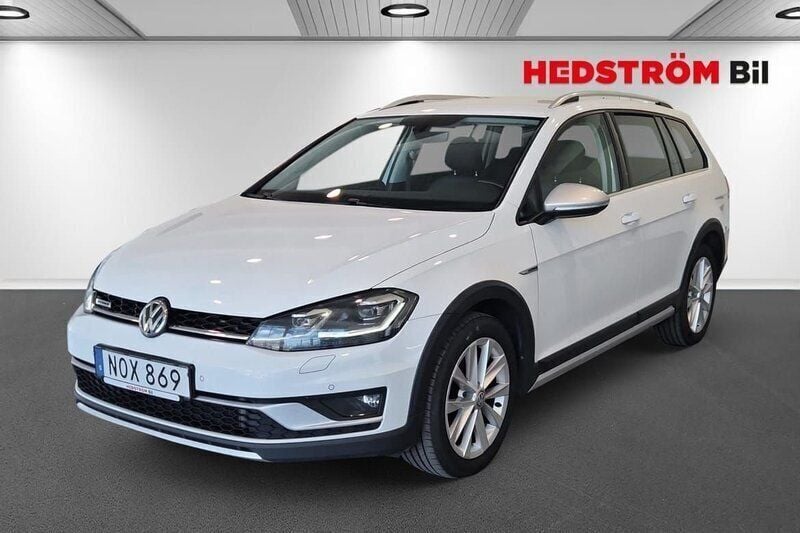 Vit Begagnad 2018 VW Golf Alltrack Kombi | 199 000 kr (Marknadspris) - Bild 1/4