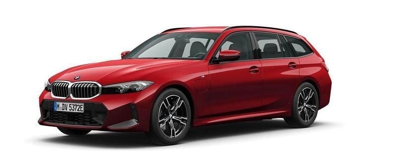 Röd (red) Ny 2024 BMW 330e Shadowline Kombi | 534 700 kr (Superpris) - Bild 1/4