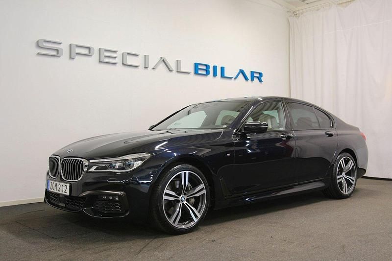 Svart (carbonsvart metallic) Begagnad 2018 BMW 730 M Sport Sedan | 575 000 kr (Dyr) - Bild 1/4