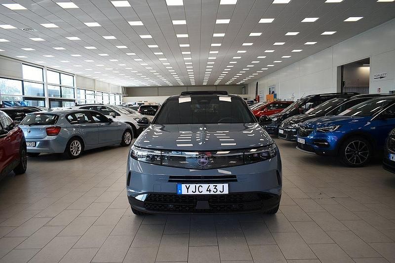 Grå Ny 2025 Opel Grandland X Ultimate SUV | 459 900 kr (Marknadspris) - Bild 1/4