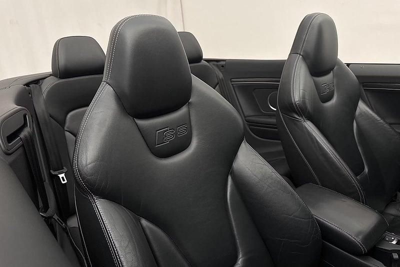 Begagnad Audi S5 333 HK (244 kW) 2010 Röd Cab