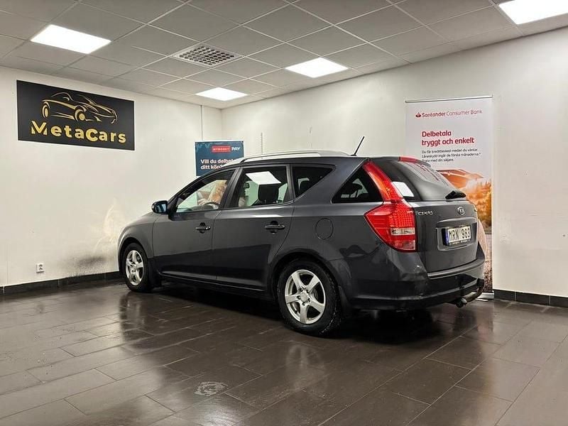 Begagnad Kia Ceed Sportswagon 128 HK (94 kW) 2012 Grå Kombi