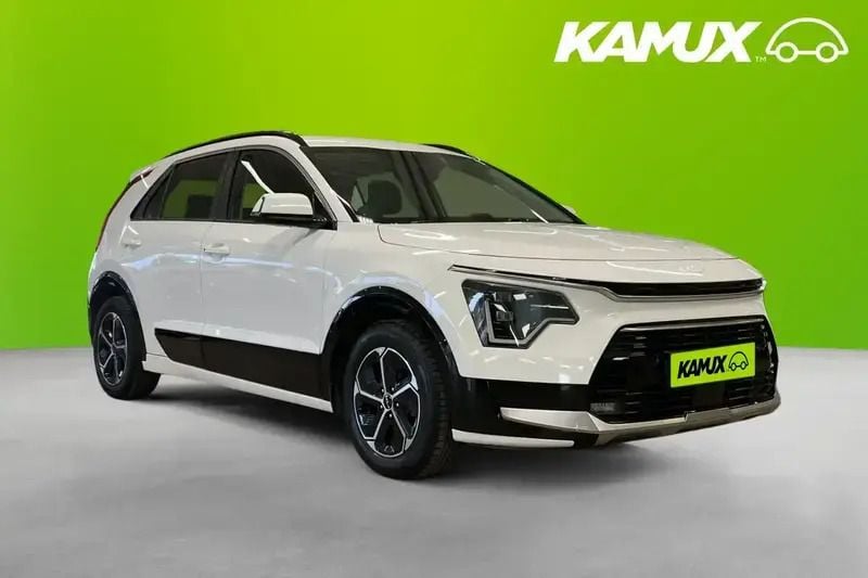 Vit Begagnad 2023 Kia Niro SUV | 278 900 kr (Superpris) - Bild 1/4
