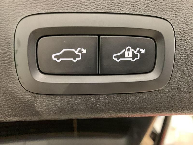 Brun Begagnad 2024 Volvo EX40 Ultra SUV | 489 000 kr (Bra pris) - Bild 1/4