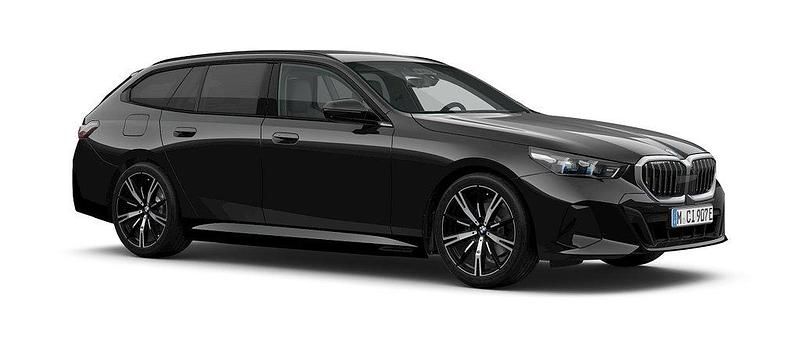 Svart Ny 2025 BMW 530e Comfort Edition Kombi | 792 200 kr (Lite dyr) - Bild 1/3