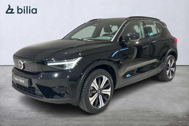 Svart Begagnad 2022 Volvo XC40 Core SUV | 339 000 kr - Bild 1/3