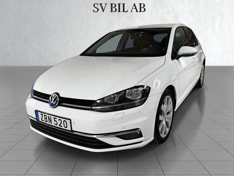 Vit Begagnad 2017 VW Golf VII GT Halvkombi | 154 900 kr (Marknadspris) - Bild 1/4