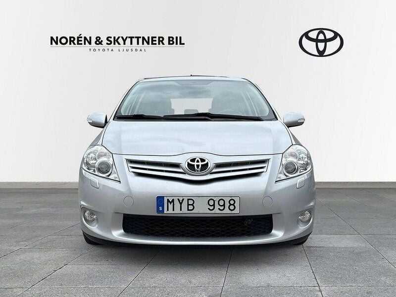 Silver Begagnad 2012 Toyota Auris Edition Halvkombi | 79 000 kr - Bild 1/1