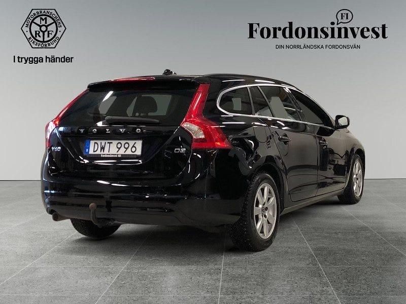 Begagnad Volvo V60 Momentum 116 HK (85 kW) 2015 Svart Kombi