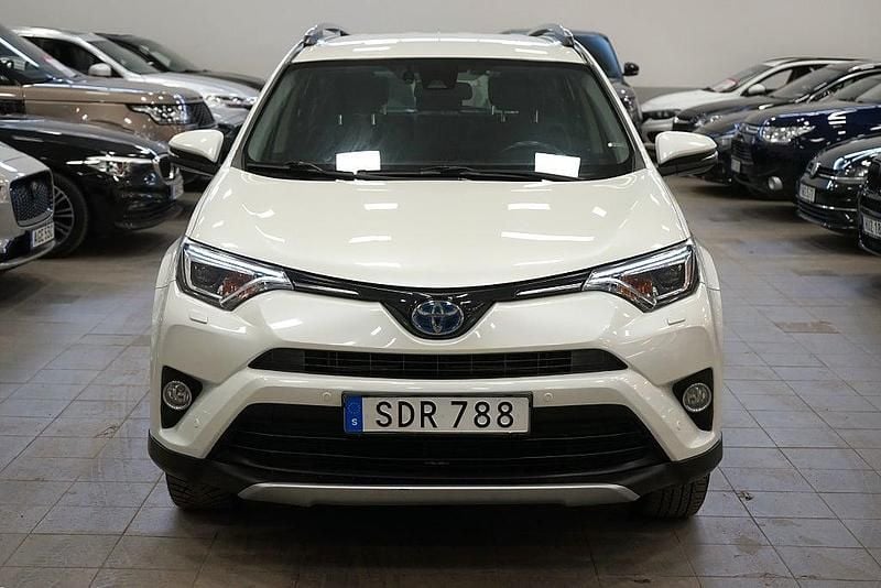 Begagnad Toyota RAV4 Hybrid 197 HK (144 kW) 2016 Vit SUV