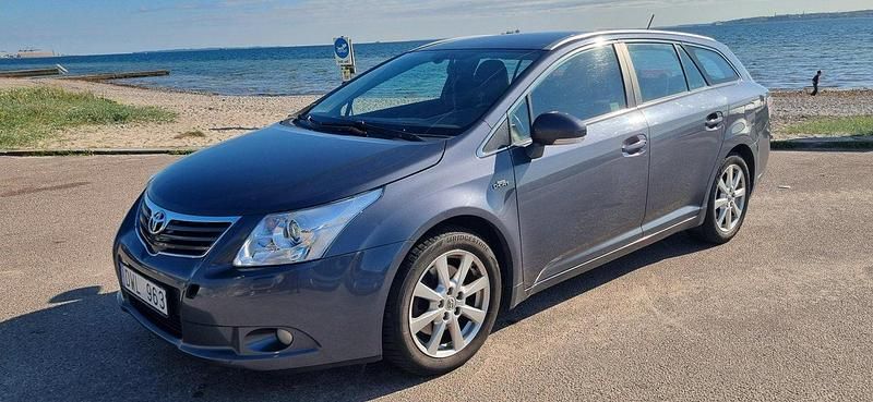 Blå Begagnad 2009 Toyota Avensis Business Edition Kombi | 52 000 kr (Lite dyr) - Bild 1/4